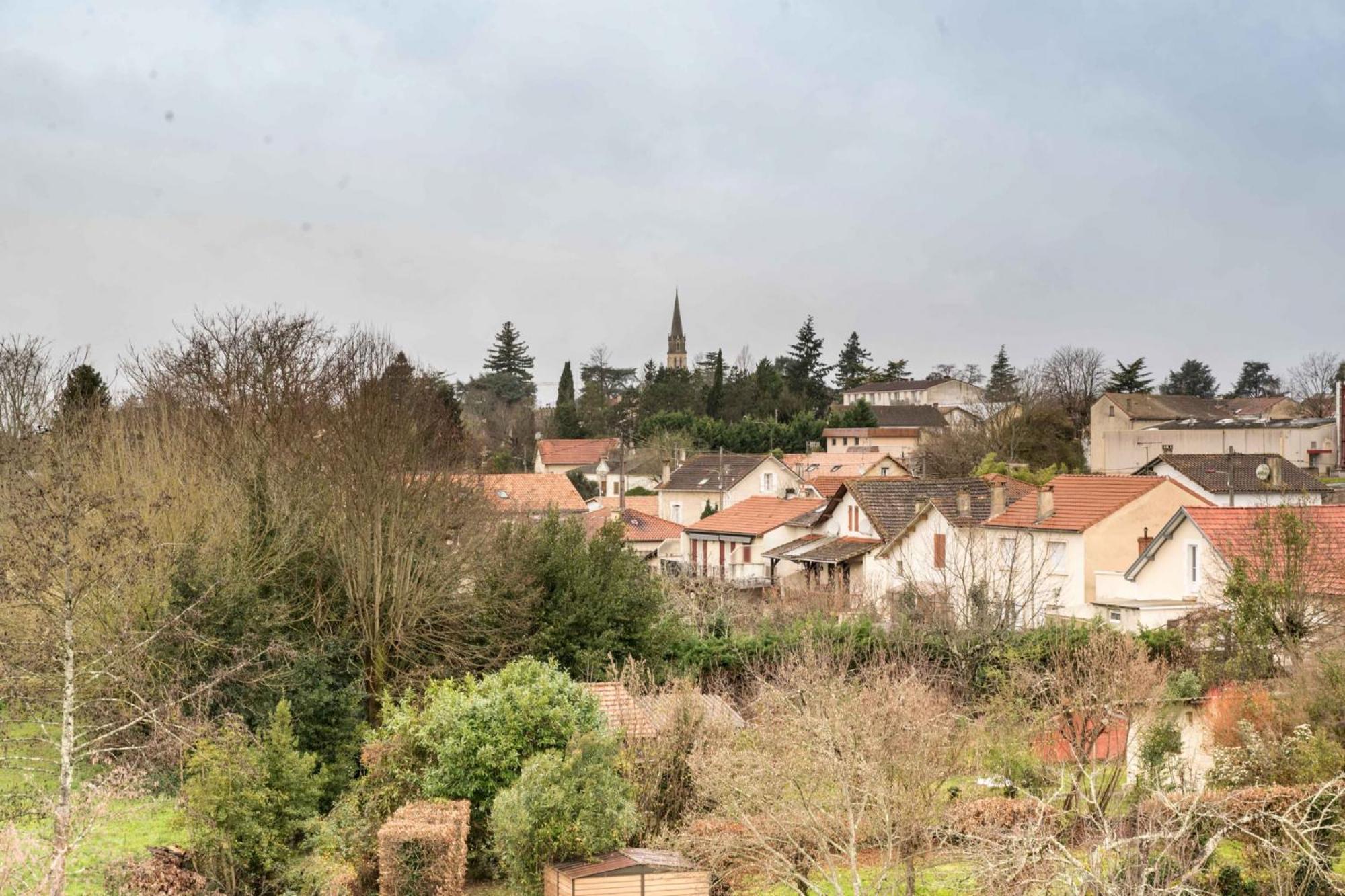 Le Ambroise - T3 Spacieux Et Calme Avec Parking Gratuit Bergerac Cameră foto